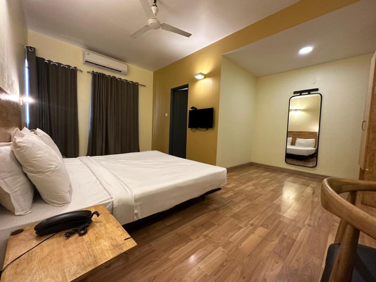 Upar Hotels Indiranagar Бангалор Екстериор снимка